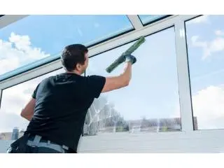 Best Window Cleaner in Waterloo Best Window Cleaner in Waterloo